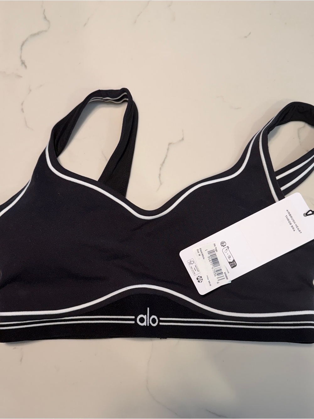 ALO heart throb sports bra black